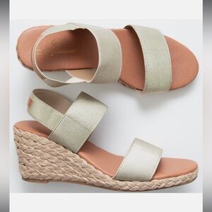 Tommy Bahama Sakura Wedge Espadrille Gold Sandals